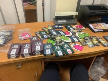 На «Ягодині» у авто знайшли декілька ящиків з насінням коноплі вартістю понад 1 мільйон. ФОТО