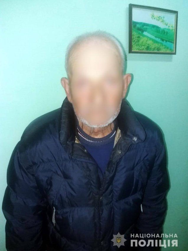 На Чернігівщині 80-річний чоловік викрав Lexus біля сільради і залишив на місці злочину свій велосипед