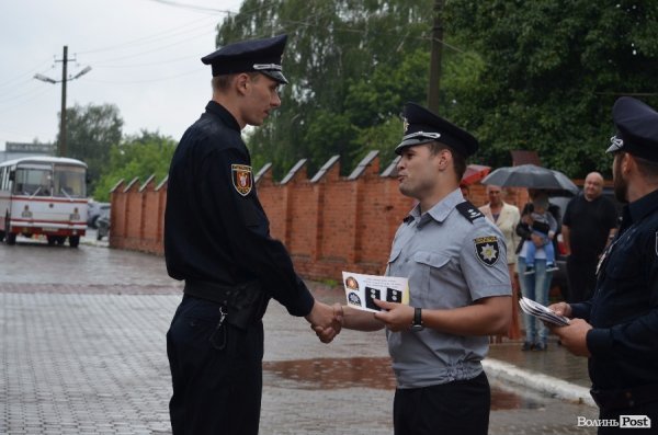 У Луцьку поліцейські отримали нові погони і звання. ФОТО