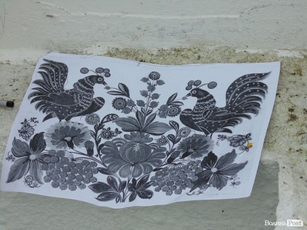 Під Луцьком патріотично розфарбували ще один в'їзний знак. ФОТО