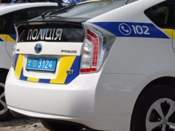 Київські «копи» у Луцьку продемонстрували патрульні авто. ВІДЕО
