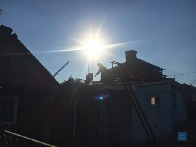 У селищі на Волині горів житловий будинок. ВІДЕО