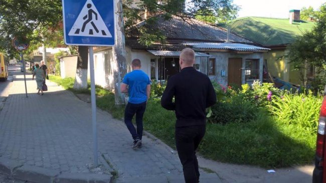 Тітушкам під Луцькрадою платили по 300-400 гривень, – ЗМІ