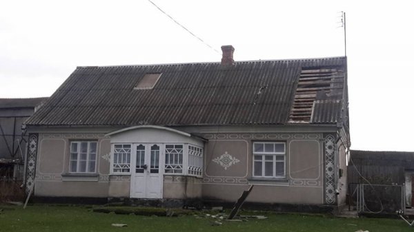 Пошкоджені дахи та паркани: на Волині пройшов смерч. ФОТО