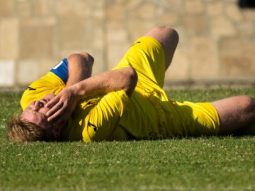 У матчі «Волинь» – «Прикарпаття» футболісту зламали три ребра. ФОТО