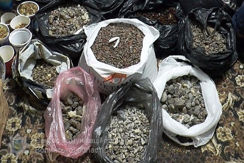 Суд таки арештував 100 кілограм «луцького» бурштину