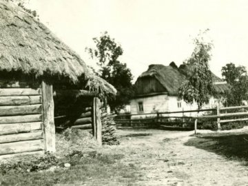 Волинське селище на ретросвітлинах американської мандрівниці