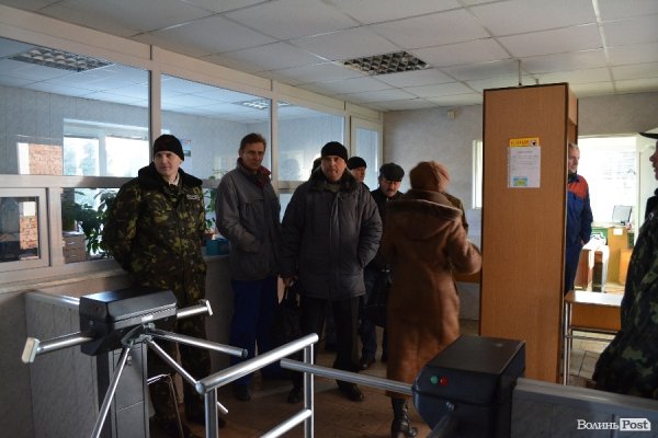 У Луцьку «розбиралися» з директором «Електротермометрії». ФОТО