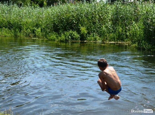 Відпочинок під Луцьком. Річка Чорногузка. ФОТО