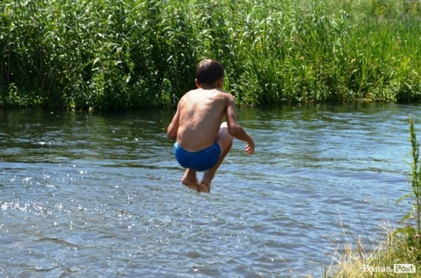 Відпочинок під Луцьком. Річка Чорногузка. ФОТО