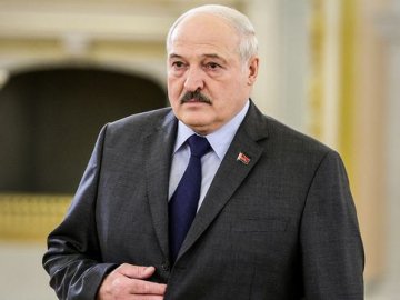Лукашенко прилетів до москви на парад 