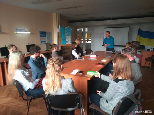 Як у Луцьку навчають майбутніх телезірок. ФОТО