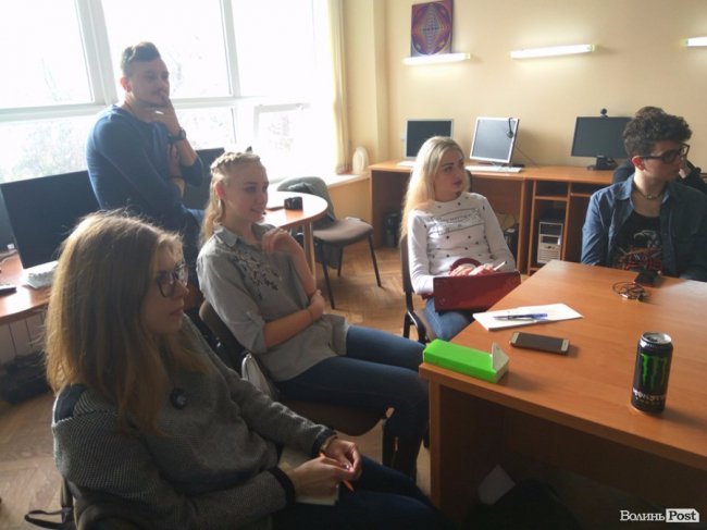 Як у Луцьку навчають майбутніх телезірок. ФОТО