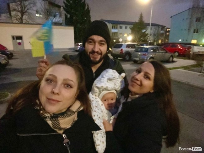 «Я не здамся без бою»: у Відні волиняни мітингують проти війни, яку розпочав Путін. ФОТО. ВІДЕО