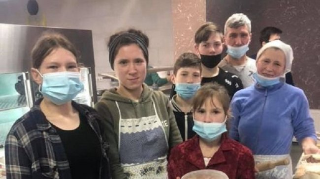 Волинські волонтери приготували смаколики бійцям на Схід