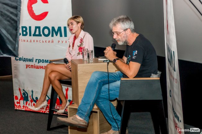 Історії про хабарі та журналістські будні: з лучанами поспілкувався відомий телеведучий 