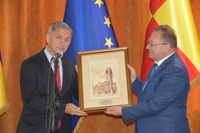 Привітати лучан з Днем міста приїхали 11 іноземних делегацій. ФОТО