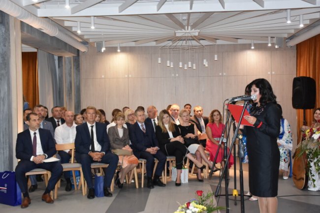 Привітати лучан з Днем міста приїхали 11 іноземних делегацій. ФОТО