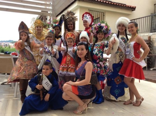 Луцька міні-Міс Планета перевертає дім догори дриґом і займається боксом. ФОТО