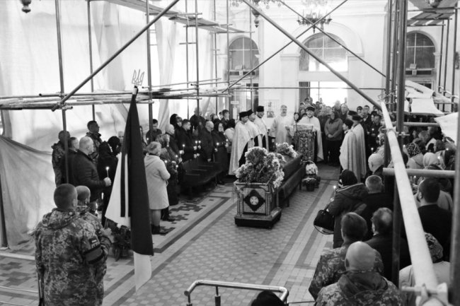 У Луцьку попрощалися з Героєм Валерієм Кужелюком. ФОТО