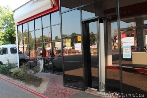 Фірма з Луцька силою захоплює заправки у Вінниці, - ЗМІ. ФОТО