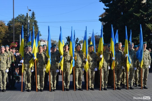 «Нам є що захищати»: урочиста посвята ліцеїстів у Луцьку.  ФОТО