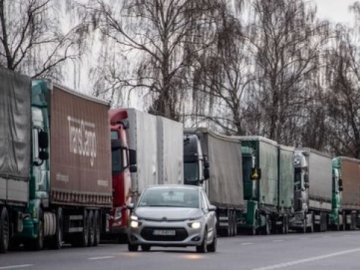 Заблокований польський кордон: яка ситуація на пунктах пропуску