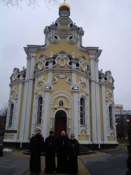 Волинські священики завезли на Схід понад 100 тисяч гривень. ФОТО