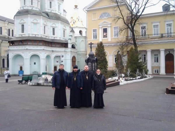 Волинські священики завезли на Схід понад 100 тисяч гривень. ФОТО