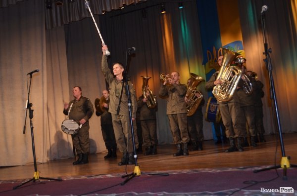 У Луцьку відбулись урочистості з нагоди дня Збройних сил України. ФОТО