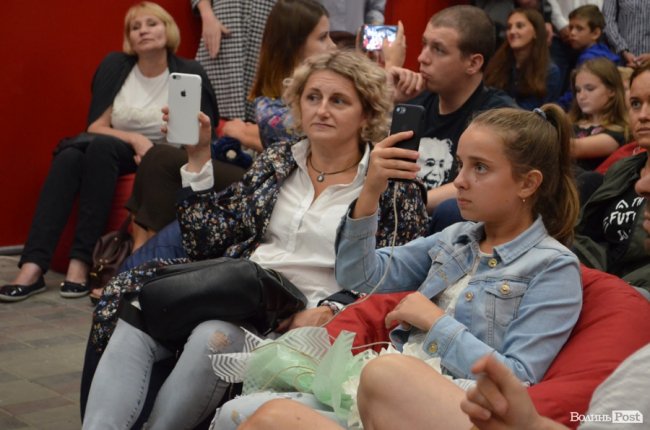 Атмосферно і затишно: у Луцьку співали в пам'ять про Скрябіна. ФОТО