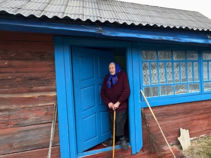 Раз в тиждень приїжджає «магазин на колесах»: у селі Сваловичі проживає всього 10 людей