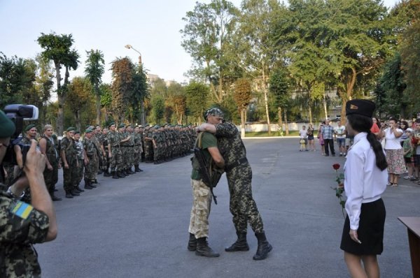 Луцькі прикордонники повернулись зі Сходу. ФОТО