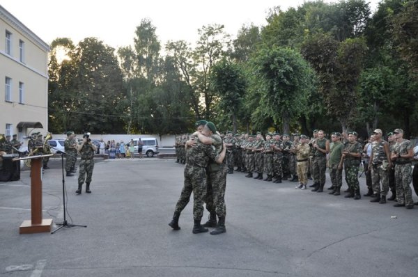 Луцькі прикордонники повернулись зі Сходу. ФОТО