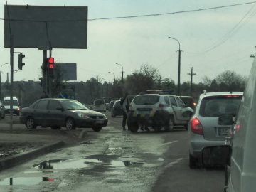 У Луцьку – затор через аварію на проблемному перехресті