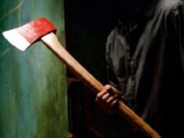Перед судом постане волинянин, який із сокирою накинувся на поліцейських
