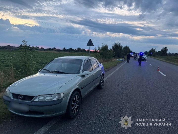 Смертельна ДТП: на Волині пасажирка під час руху авто вистрибнула з нього та потрапила під колесо