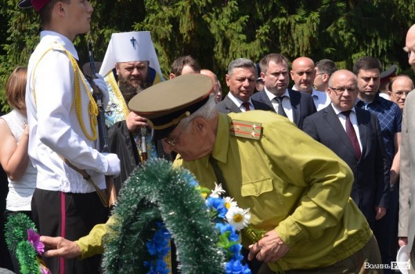 У Луцьку вшанували пам'ять жертв війни. ФОТО