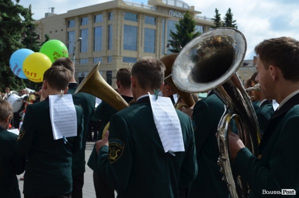 У центрі Луцька – виставка талантів зі всієї області. ФОТО 