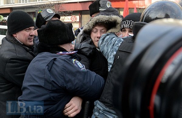 У Києві свободівці побилися з геями. ФОТО