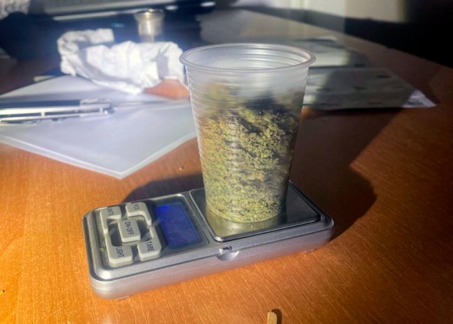 Через «Ягодин» 48-річний водій вантажівки з Луцька намагався провезти марихуану