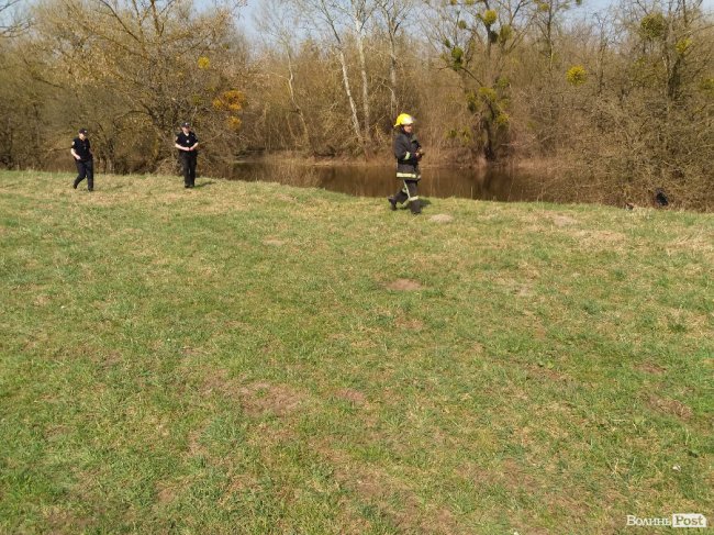 У Луцьку автівка впала в Стир, є загиблий. ФОТО