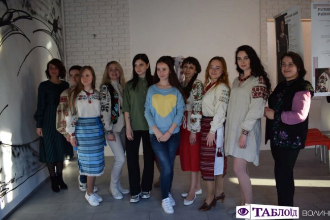 Етноодяг волинського краю представили у «Промені». ФОТО