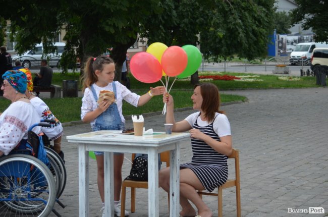 У «сонячній» кав’ярні в Луцьку започаткували власне свято, аби врятувати заклад від закриття. ФОТО