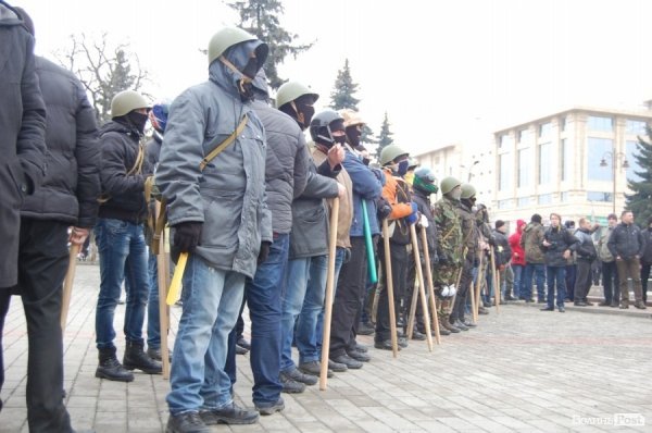 Як луцький Майдан ішов у  наступ на Волинську ОДА. ФОТО