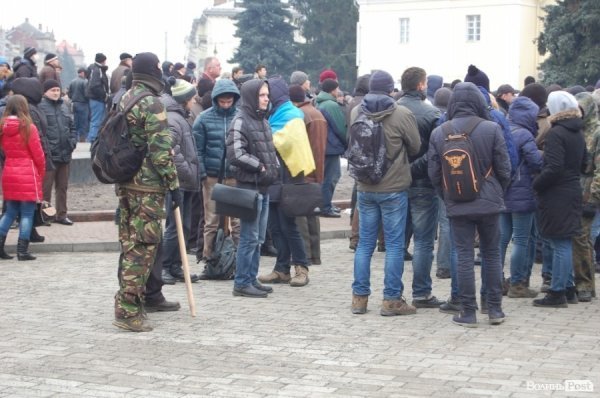 Як луцький Майдан ішов у  наступ на Волинську ОДА. ФОТО