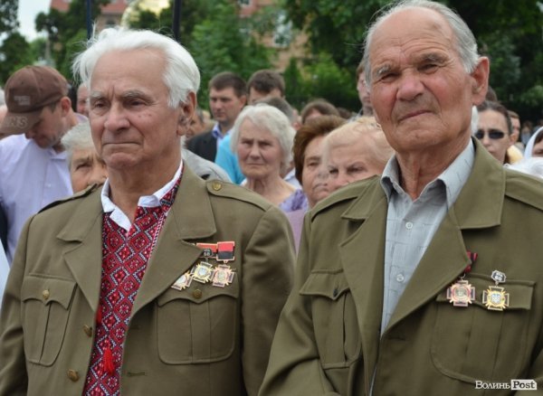 Луцьк вийшов на віче - захищати мову. ФОТО