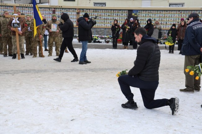 У Луцьку попрощалися з воїном Віктором Смоляром