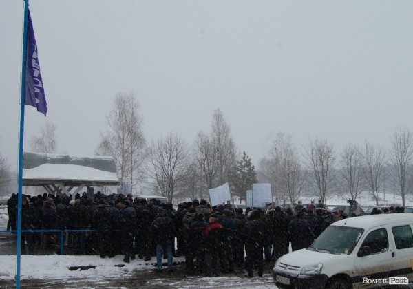 На Волині люди перекрили міжнародну трасу. ФОТО
