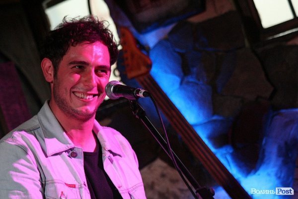 Як англійці заводили луцьку публіку